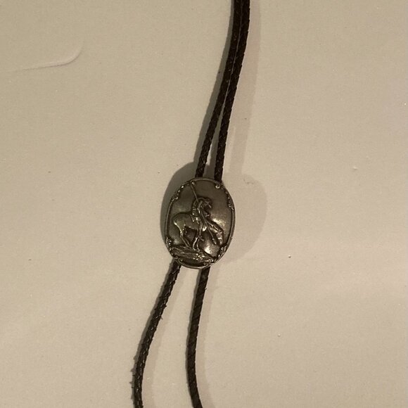 Vintage 1987 Metal Bolo Tie, Nice Cowboy End of the Trail Design, Hatchets, Nice - Picture 3 of 5
